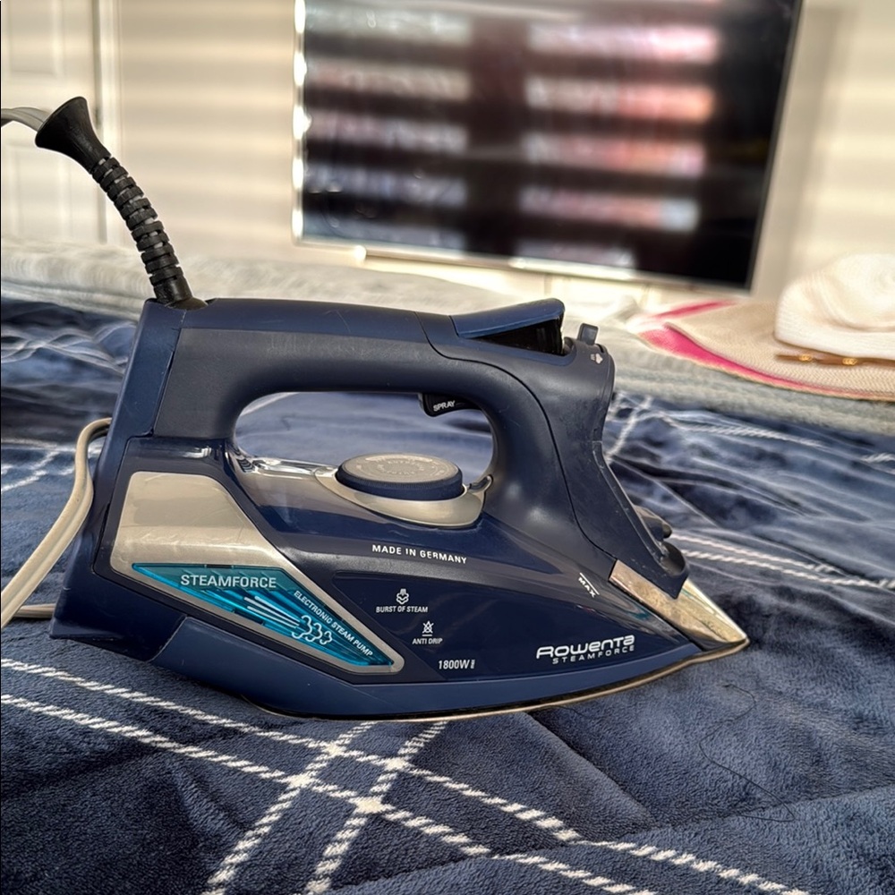 Rowenta Steamforce Blue Iron